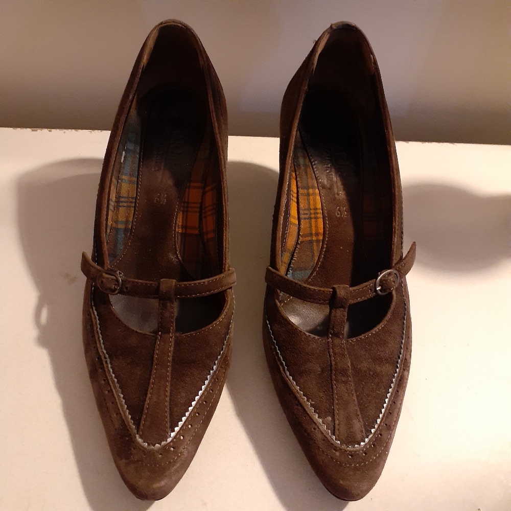 AQUATALIA By Marvin K Brown Suede Kitten-Heel Pumps - Size 6.5